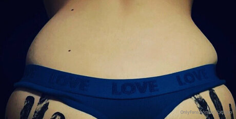 Lxl Kxttyxo model nice picture