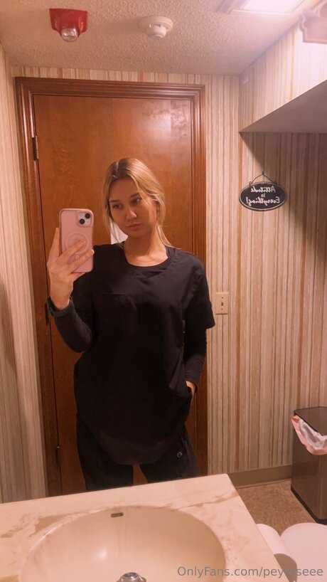 Peyroseee nude actress image