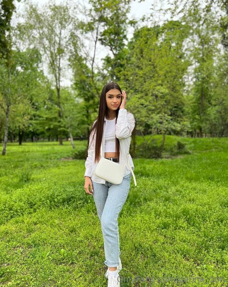 Darina Dari erotic star images