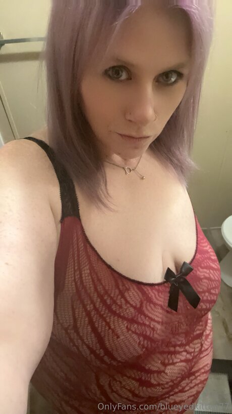 Blueyedkitten77 pornstar free pics