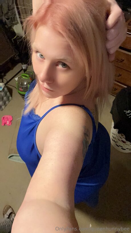 Blueyedkitten77 pretty model img