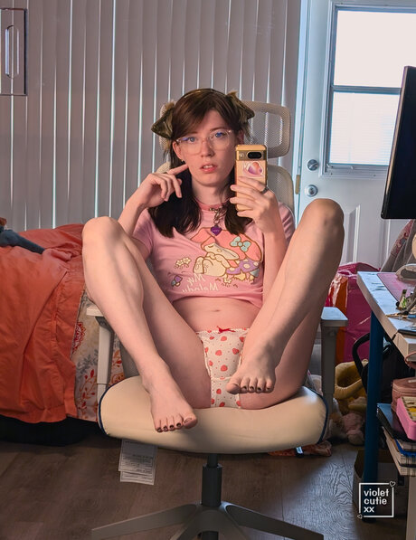 Violetcutie porn star pic