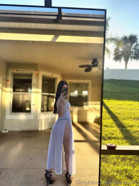 Lelewoolfy exclusive actress galleries