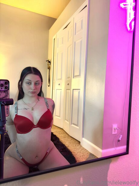 Lelewoolfy hot model archive