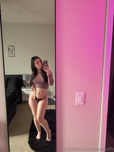 Lelewoolfy nudes model photos