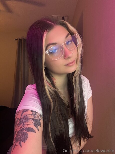 Lelewoolfy model nudes archive