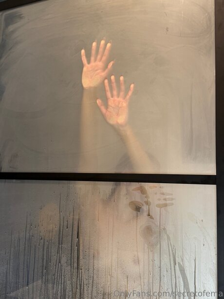 Secretofema nude model img