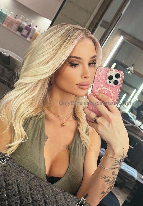 Caprisunbunnyvip model nudes gallery