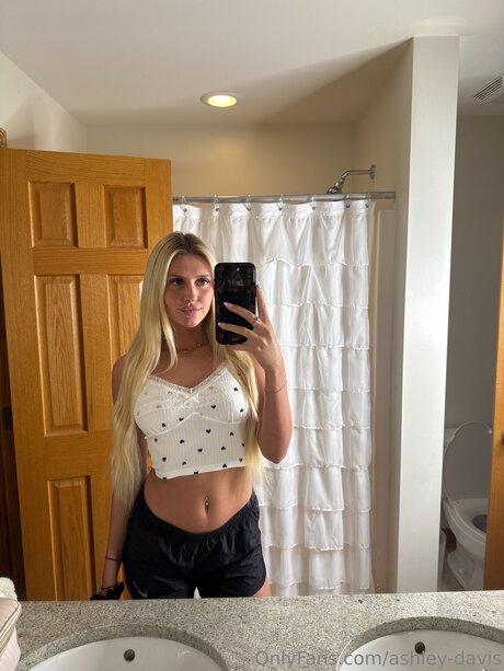 Ashley Davis naked pornstar galleries