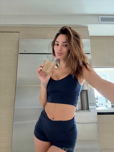 Jocelyn Gomez nice star pic