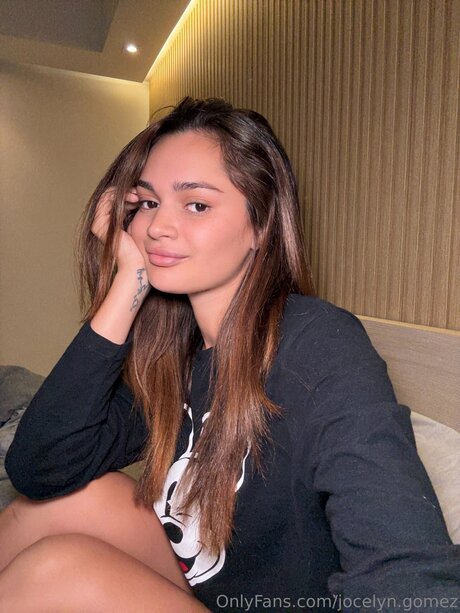 Jocelyn Gomez adult model photo