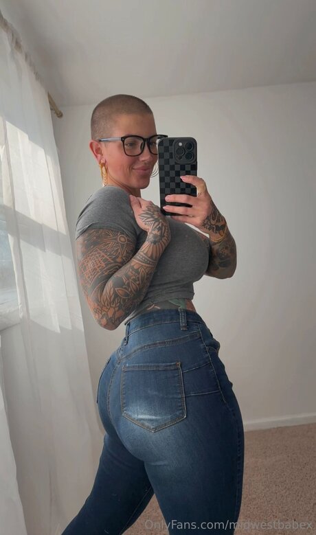 Midwestbabex art pornstar photo