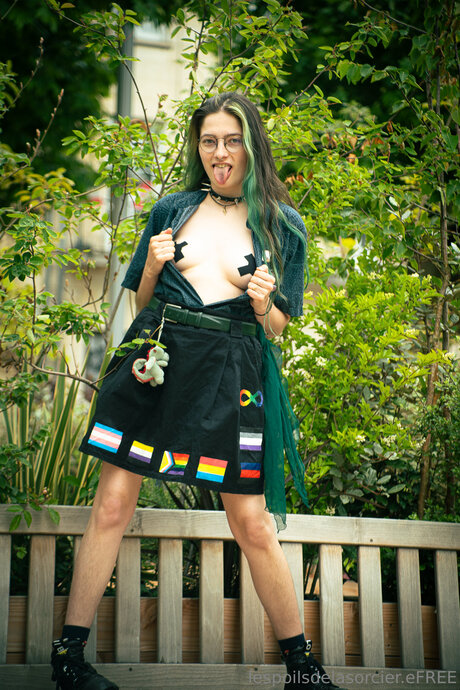 Poilsdesorcier Efree hot actress gallery