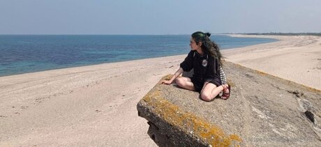 Poilsdesorcier Efree model xxx photo