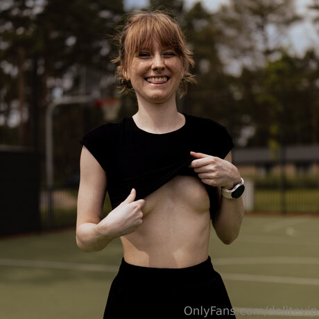 Delitevip nude star pic