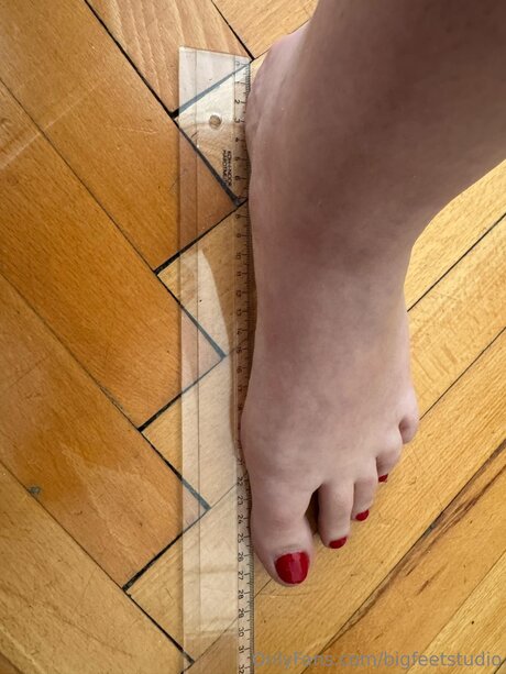 Bigfeetstudio beautiful model photos