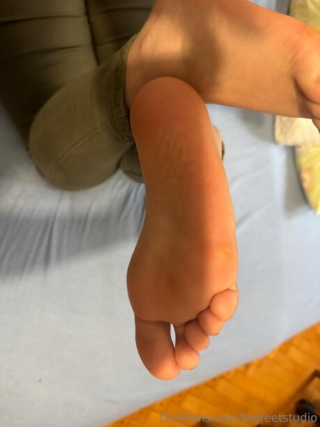 Bigfeetstudio adult actress img