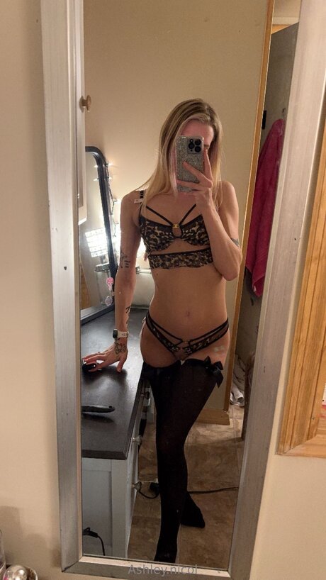 Ashley Nicol star sexy archive