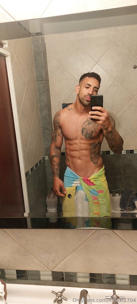 Maxxi2704 erotic star photo