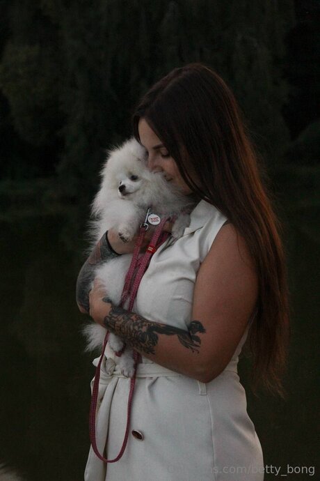 Betty Bong art actress photos