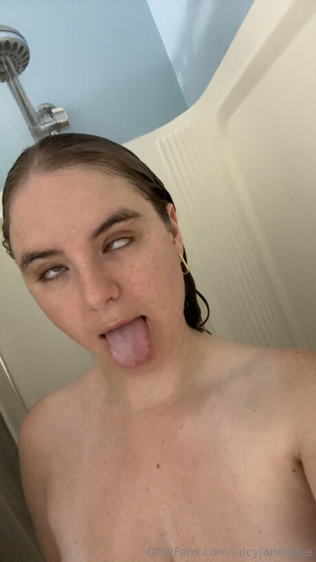 Juicyjaneeeee model naked picture