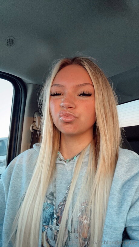 Itsblondebarbie art model image