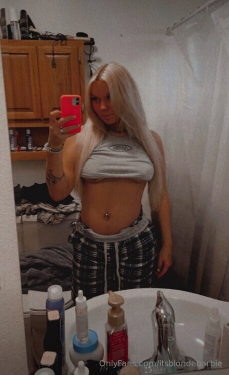 Itsblondebarbie free star pic