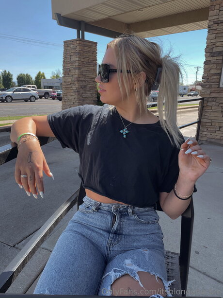 Itsblondebarbie pornstar exclusive images