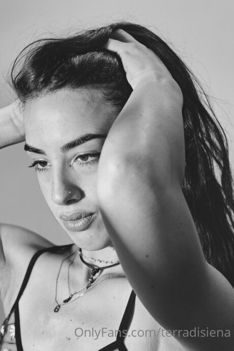 Terradisiena pretty model photos