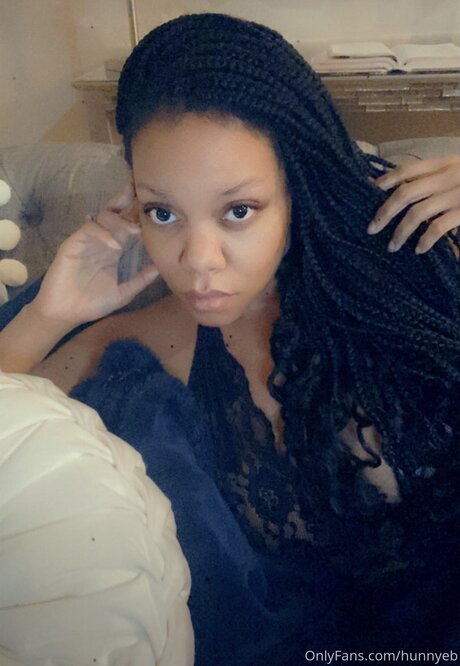 Hunnyeb pornstar naked picture