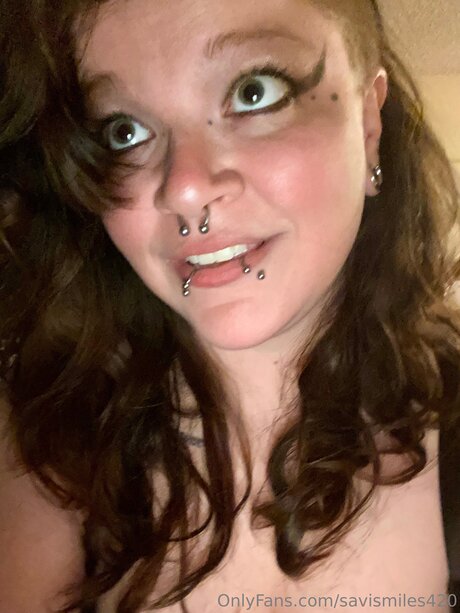 Savismiles420 star nude photos