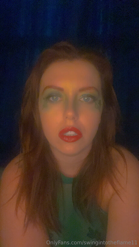 Swingintotheflame11 nude pornstar archive