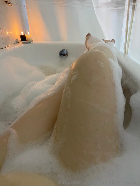 Sexy Alice Xoxoxo nice pornstar pictures