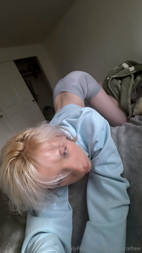 Blueprincefree star sexy pics