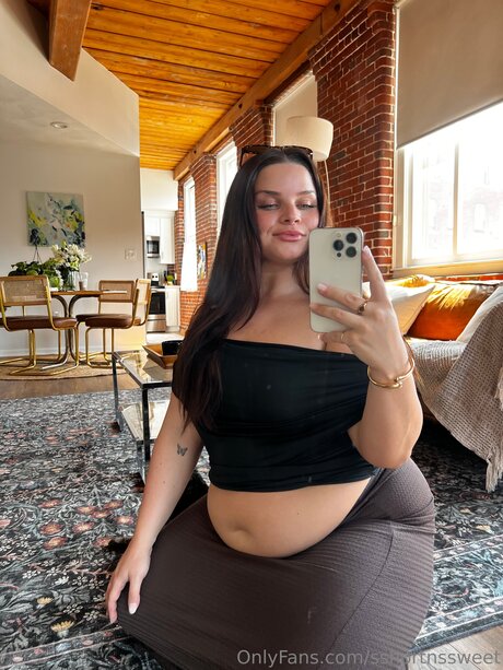 Sshortnssweet naked actress photo