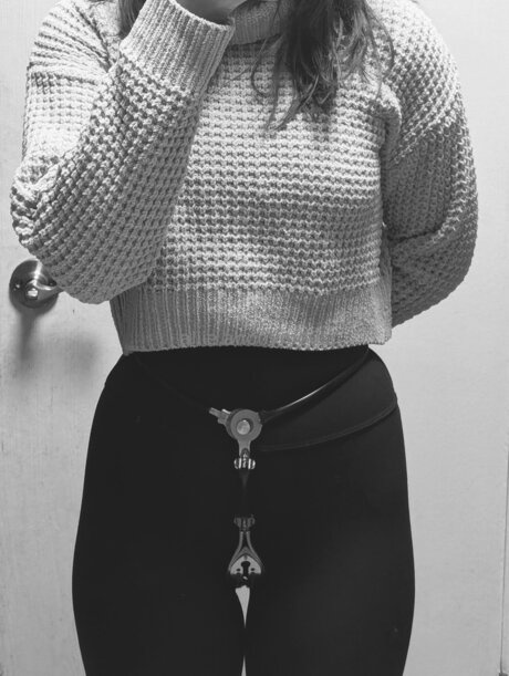 Allie Anonymous model xxx img