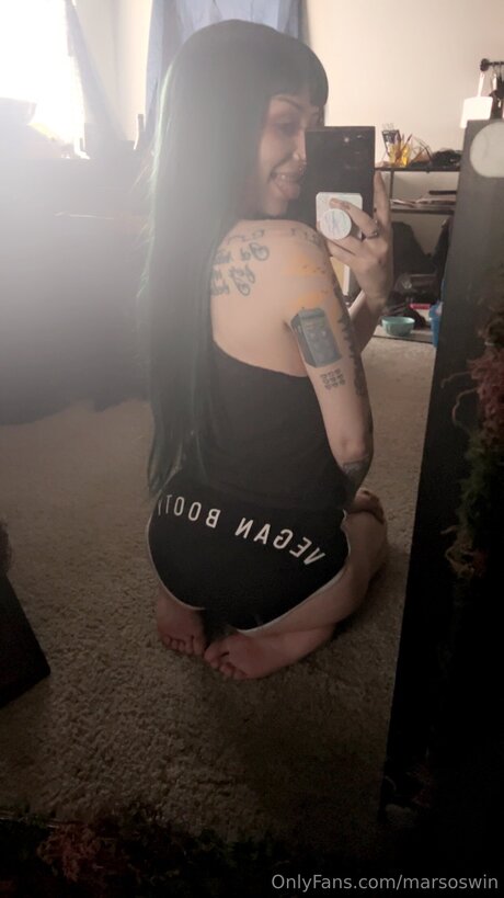 Marsoswin sexy actress image