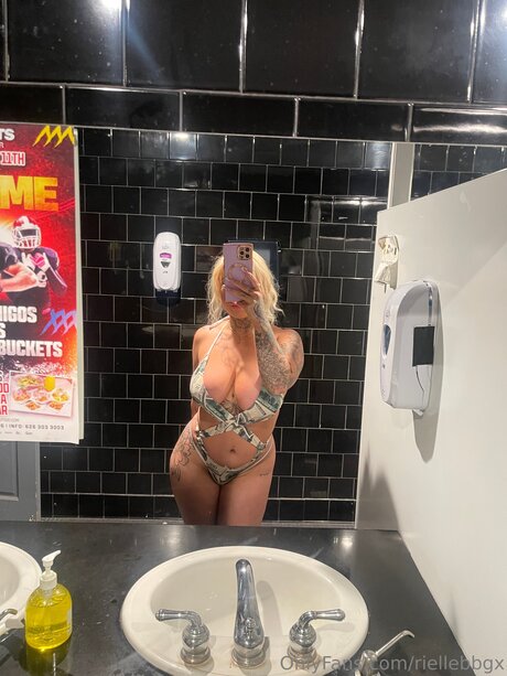 Riellebbgx sex model pics