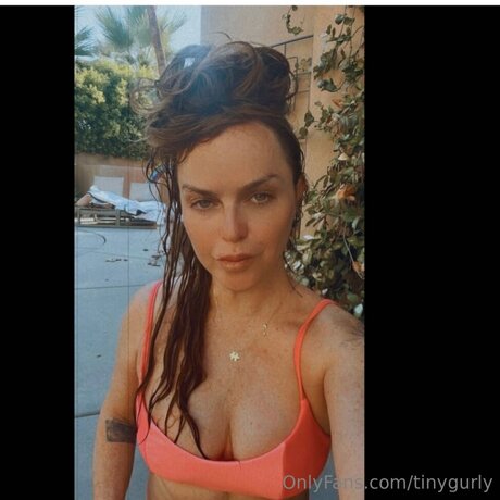 Tinygurly pornstar exclusive photos