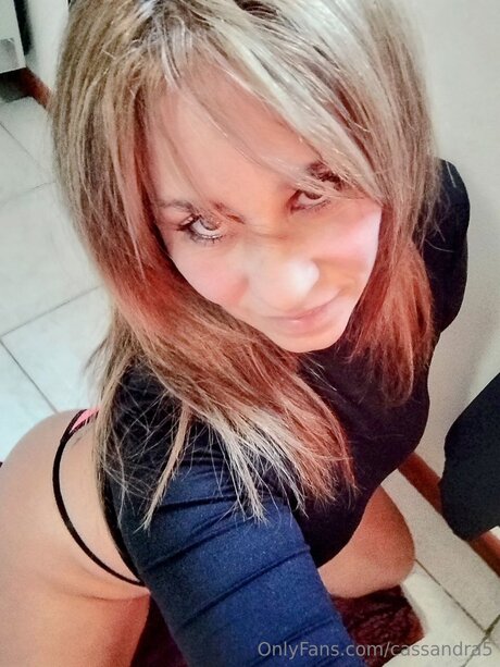 Cassandra5 sexy star image