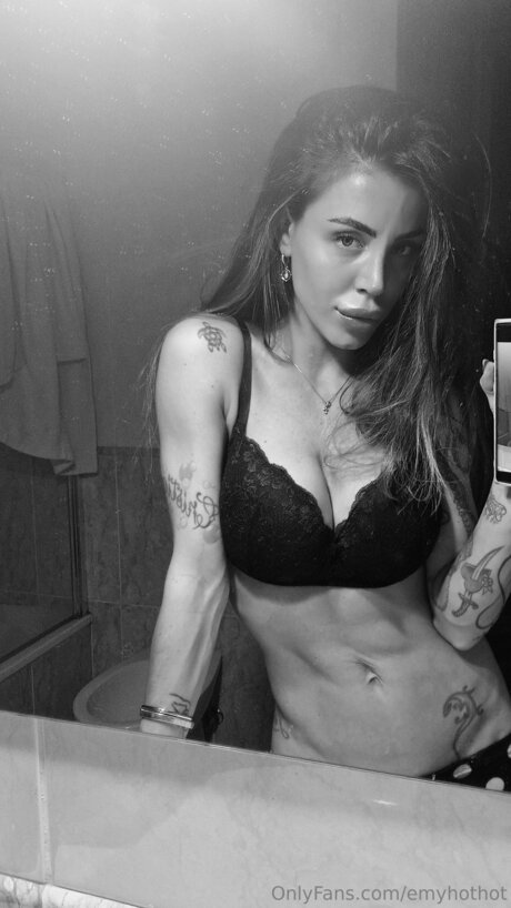 Emyhothot best model pictures