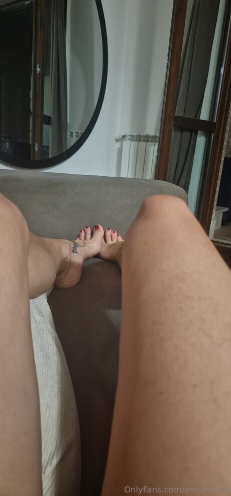 Emyhothot model sex pic