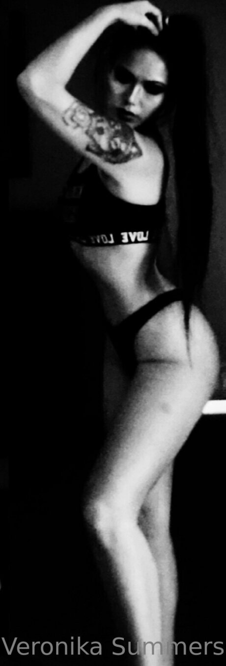 Veronika 040 model nude pics