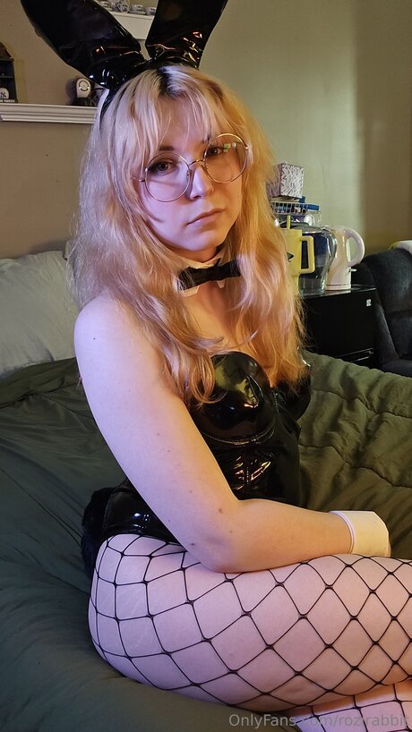 Rozirabbit naked star image