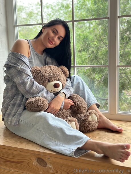 Emilyy Ly model nudes pictures