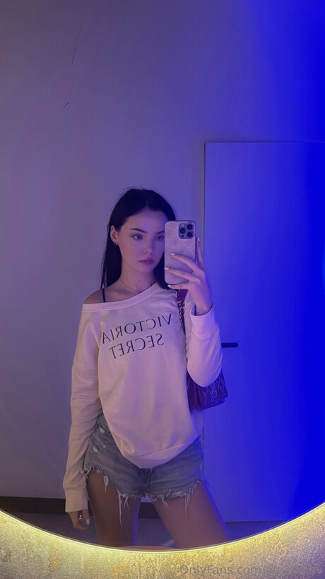 Amelieeluv naked star images