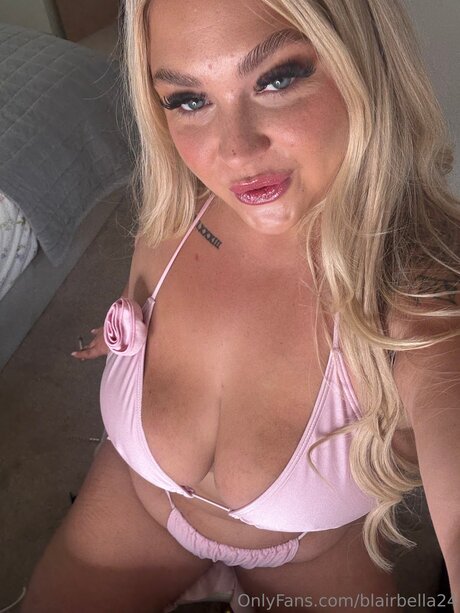 Blairbella24 naked model photo