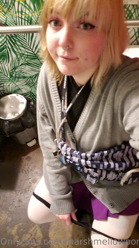 Marshmellowponi adult model photos