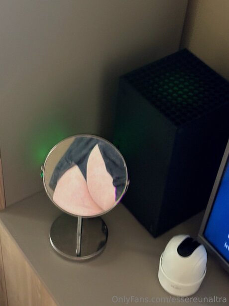 Essereunaltra model sexy galleries