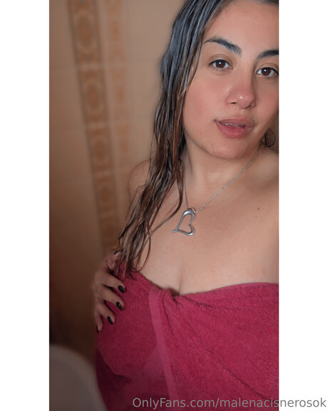 Malenacisnerosok hot model pictures